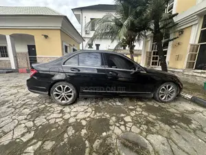 Mercedes-Benz C300 2011 Black