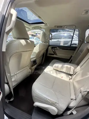 Lexus GX 460 2011 Gold