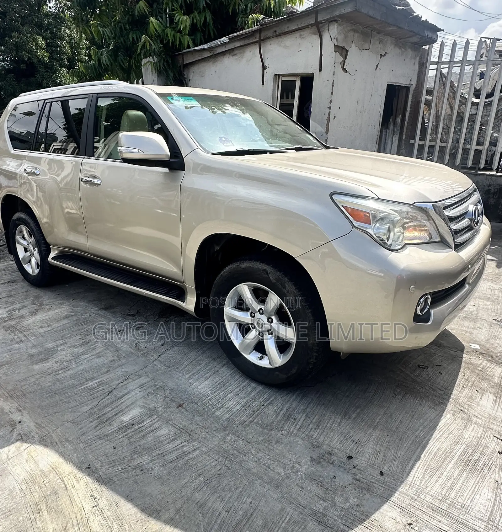 Lexus GX 460 2011 Gold