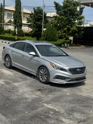 Hyundai Sonata Limited Sedan FWD (2.4L 4cyl 6A) 2017 Silver