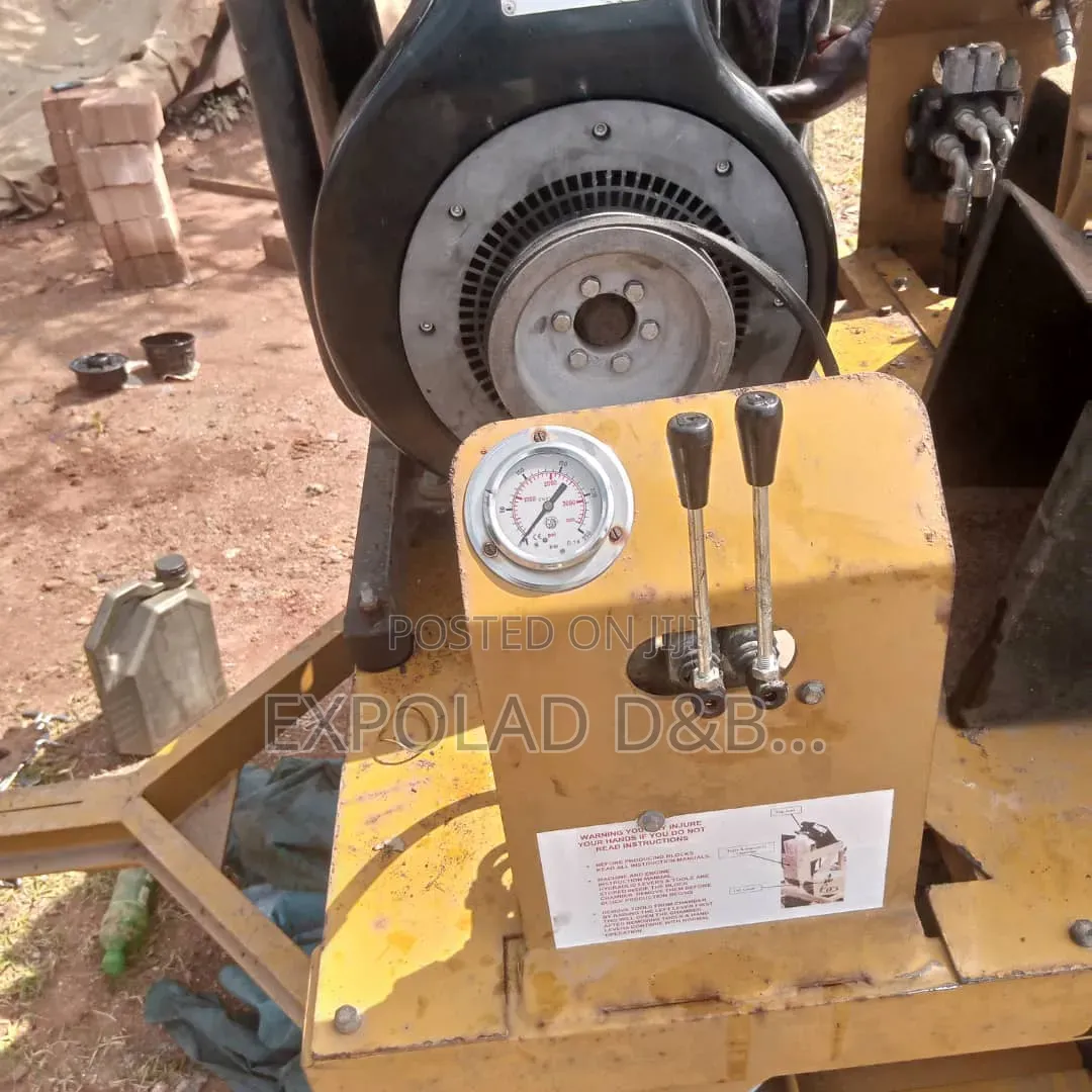 Hydraform Interlocking Brick Block Making Machine