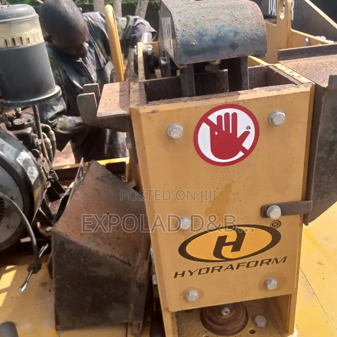Hydraform Interlocking Brick Block Making Machine