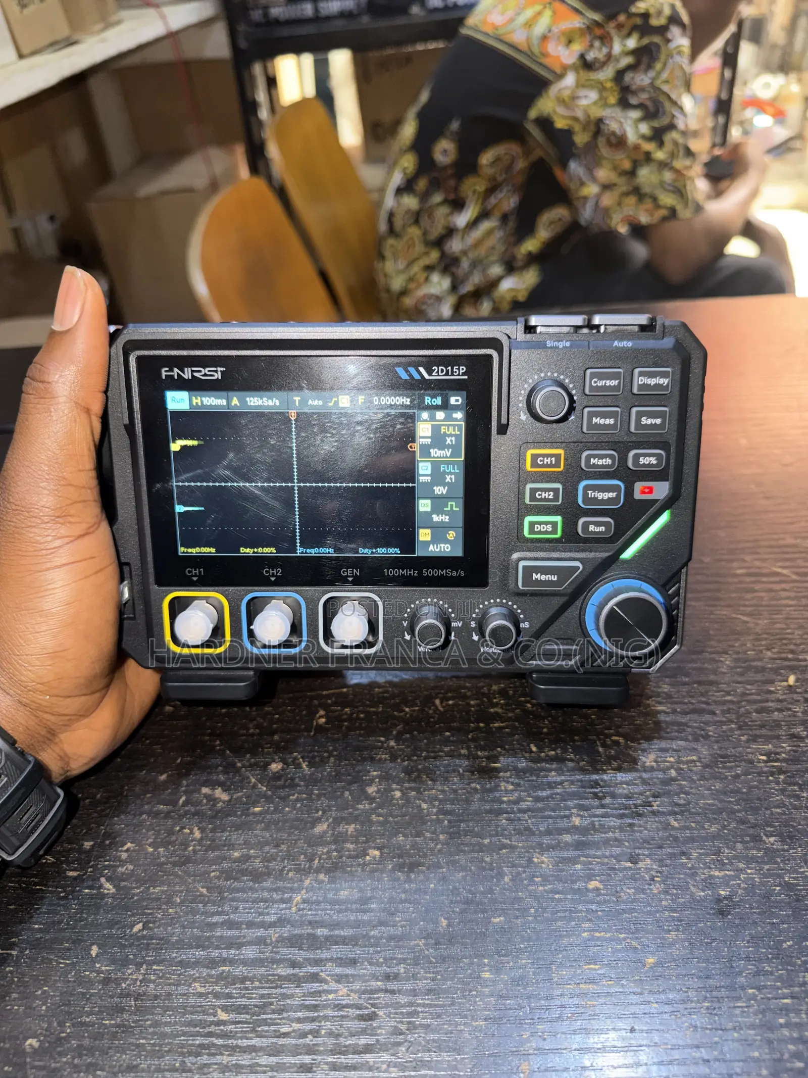 3-in-1 Digital Oscilloscope / Multimeter/ Signal Generator