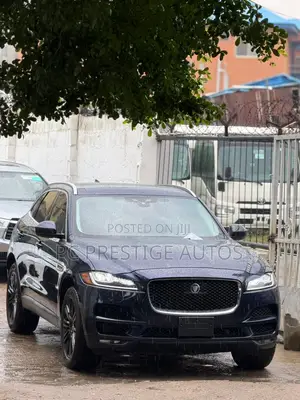 Jaguar F-Pace SVR 2021 Blue