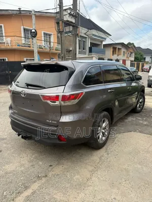 Toyota Highlander XLE 4dr SUV (3.5L 6cyl 6A) 2014 Gray