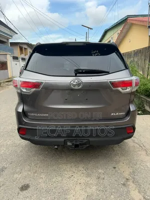 Toyota Highlander XLE 4dr SUV (3.5L 6cyl 6A) 2014 Gray