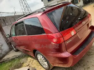 Toyota Sienna XLE AWD 2009 Red