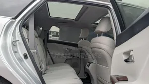 Toyota Venza AWD 2012 Silver