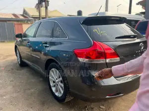 Toyota Venza AWD 2010 Gray