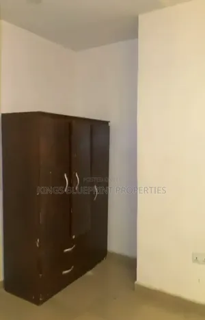 2bdrm Block of Flats in Okuokoko, Warri for rent