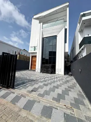 6bdrm Duplex in Chevron for sale
