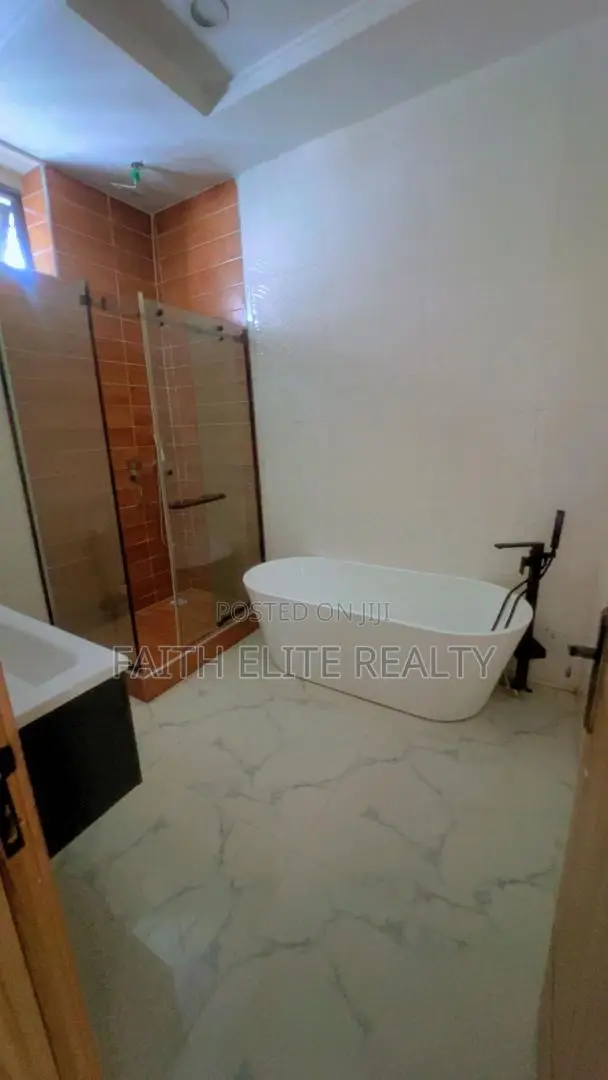 5bdrm Duplex in Ikate for rent