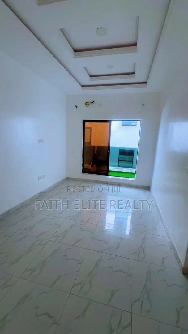5bdrm Duplex in Ikate for rent