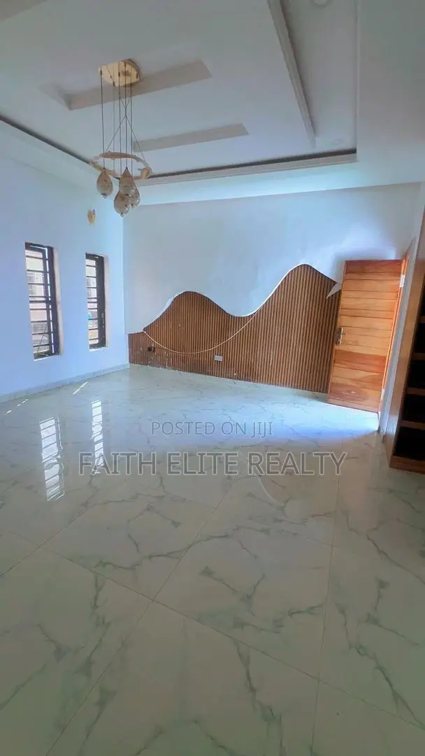 5bdrm Duplex in Ikate for rent
