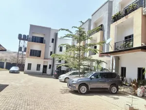 5bdrm Duplex in Guzape District for sale