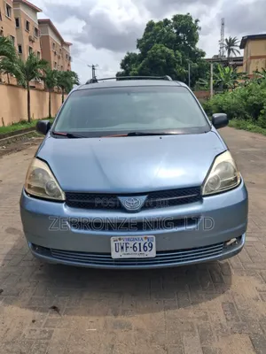 Toyota Sienna LE AWD 2005 Blue