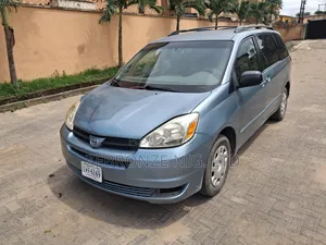 Toyota Sienna LE AWD 2005 Blue