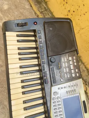 Used Yamaha PSR 1000