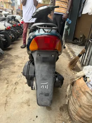 Suzuki Lets 2021 Green