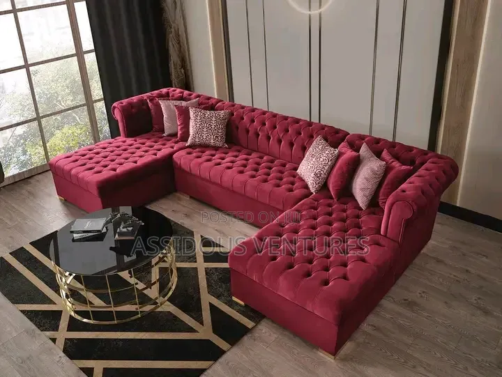 Luxurious Well Crafted U Shaped Sofa Chair