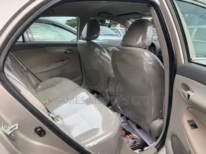 Toyota Corolla 2010 Gold
