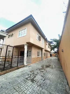 3bdrm Apartment in Olokonla Estate for rent