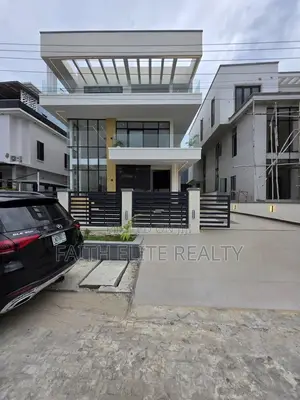 5bdrm Duplex in Lekky County, Ikota for sale