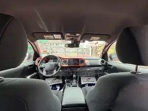 Toyota Tacoma 2018 Orange