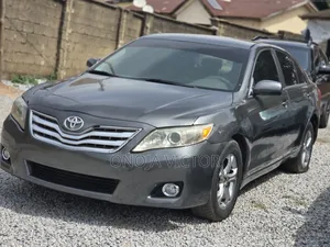 Toyota Camry LE V6 4dr Sedan (3.5L 6cyl 6AM) 2010 Gray