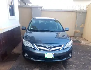 Toyota Corolla 2010 Gray