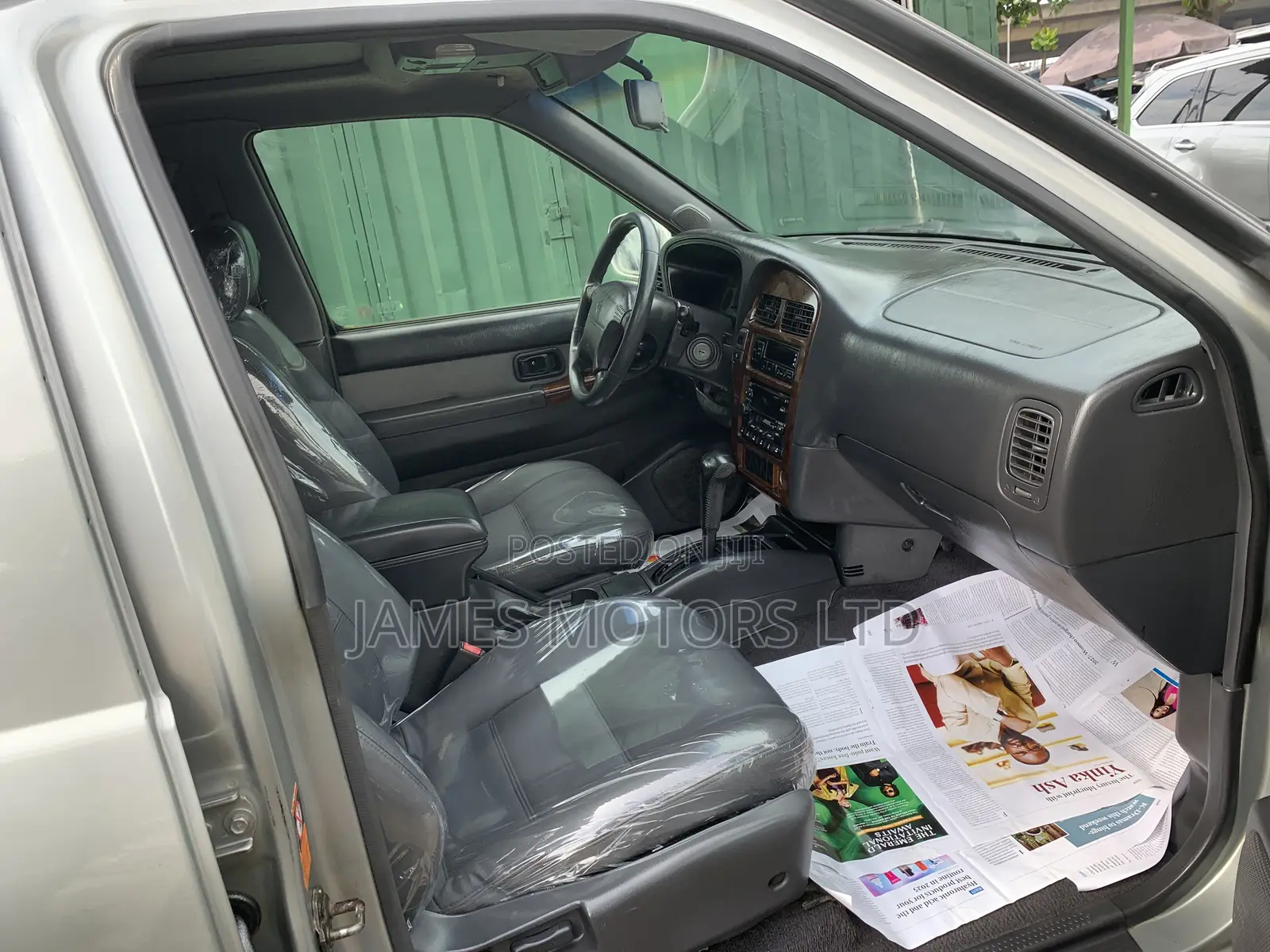 Nissan Pathfinder Automatic 2001 Silver