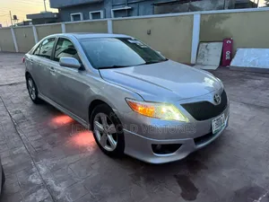 Toyota Camry SE V6 4dr Sedan (3.5L 6cyl 6AM) 2010 Silver