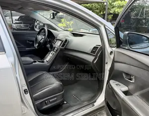 Toyota Venza XLE FWD 2013 Silver