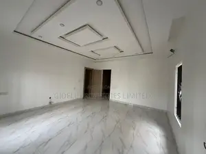 5bdrm Townhouse / Terrace in Wuye for rent