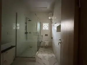 5bdrm Townhouse / Terrace in Wuye for rent