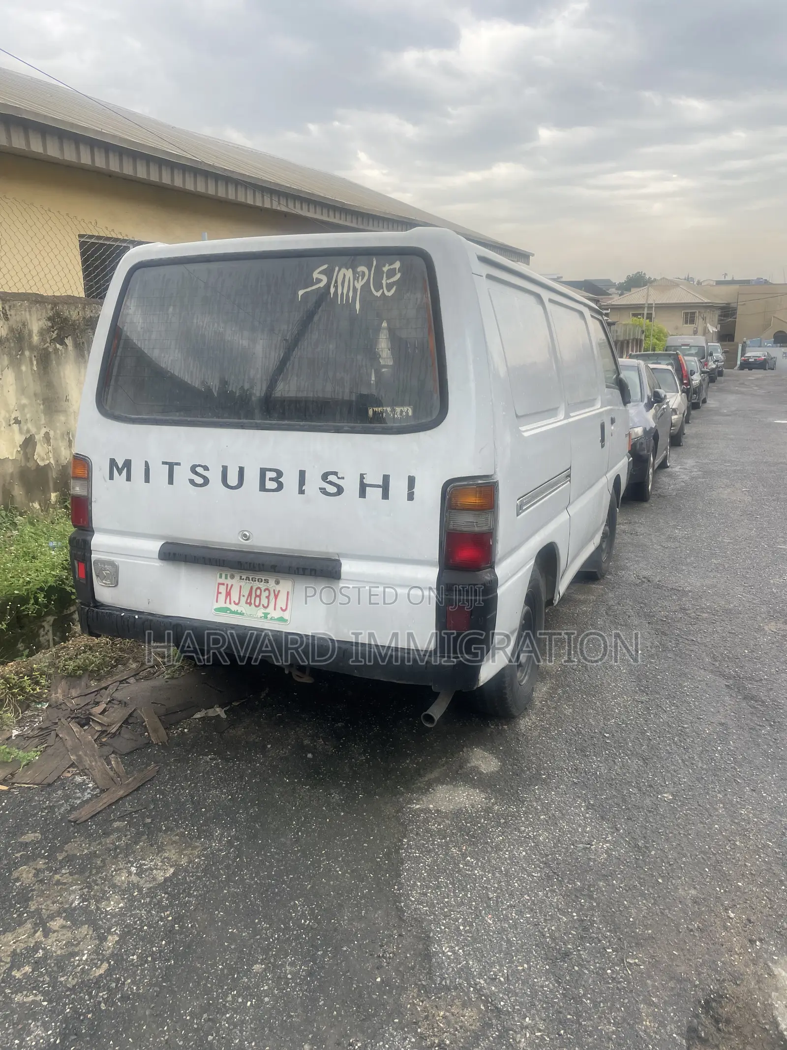 Mitsubishi L300 2005 White