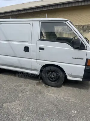 Mitsubishi L300 2005 White
