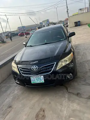 Toyota Camry XLE 4dr Sedan (2.5L 4cyl 6A) 2011 Black