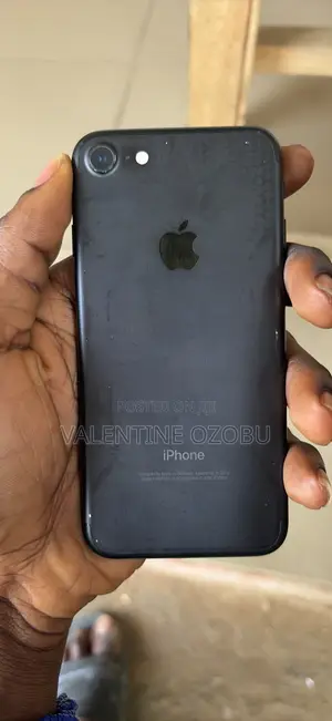 Apple iPhone 7 32 GB Black