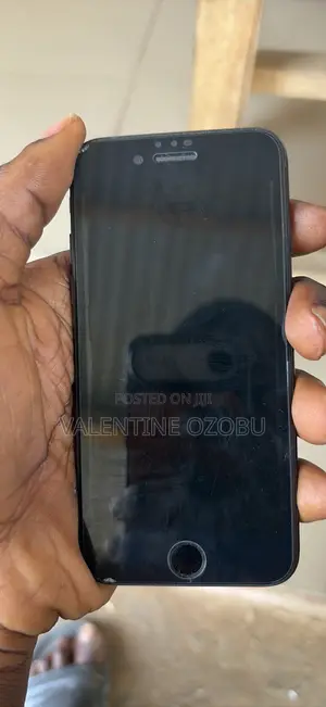 Apple iPhone 7 32 GB Black