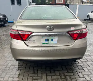 Toyota Camry 2016 Gold