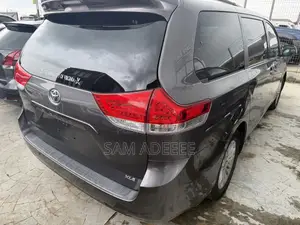 Toyota Sienna XLE 7 Passenger 2011 Gray