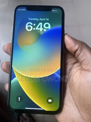 Apple iPhone X 64 GB White