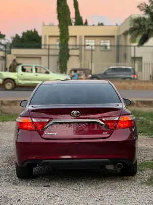 Toyota Camry 2017 Maroon