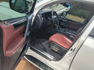 Lexus LX 2018 White