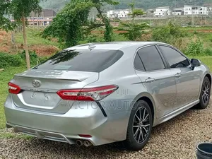 Toyota Camry 2022 Silver
