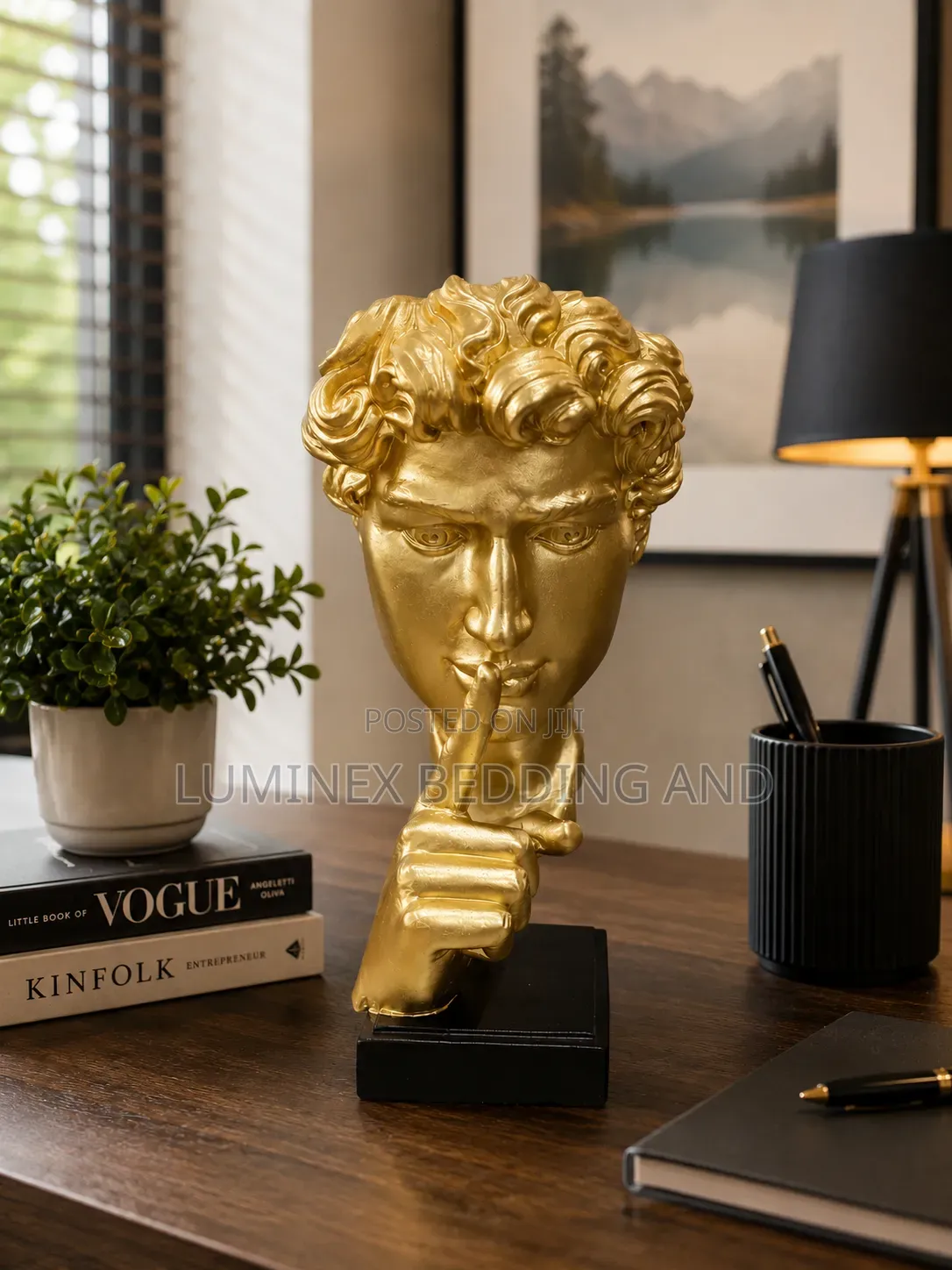 Decorative Figurines