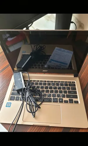 Laptop Acer Swift 7 8GB Intel Core i7 SSHD+SSD 1T
