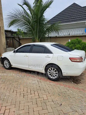 Toyota Camry LE V6 4dr Sedan (3.5L 6cyl 6AM) 2010 White
