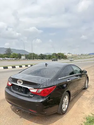 Hyundai Sonata Limited Sedan FWD (2.4L 4cyl 6A) 2011 Black